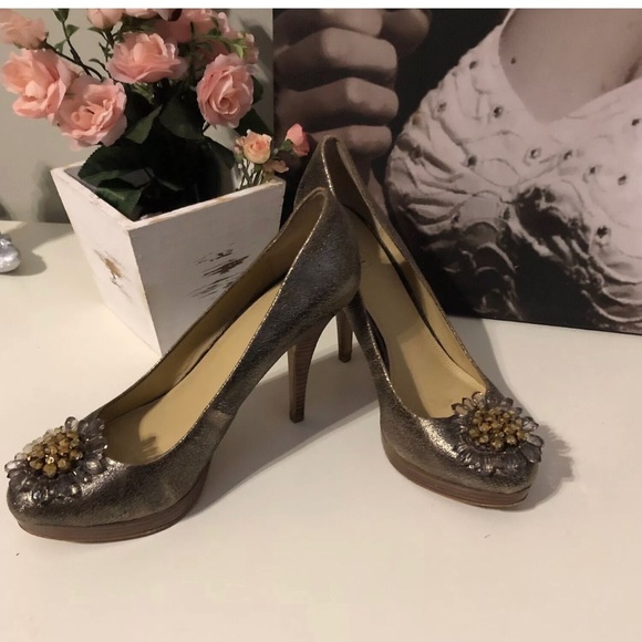 Coach Heels ~Bergen Women's Soft Gold Crackled Leather Heels ~ size 9 - Picture 1 of 11